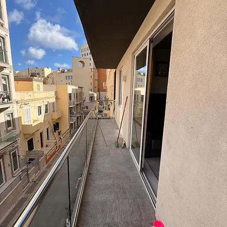 Paceville - 2a - Bright 2br With Balcony & Ac Near Night Life * St. Julian's