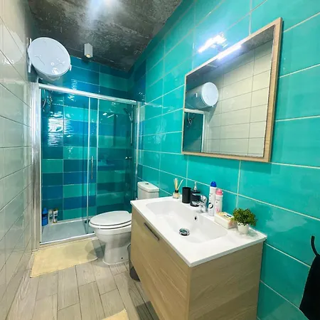Paceville - 2a - Bright 2br With Balcony & Ac Near Night Life