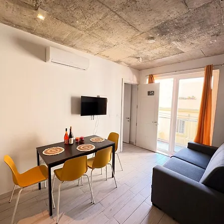 公寓 Paceville - 2a - Bright 2br With Balcony & Ac Near Night Life