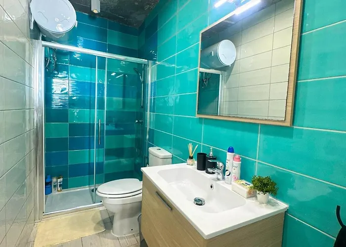 Paceville - 2a - Bright 2br With Balcony & Ac Near Night Life