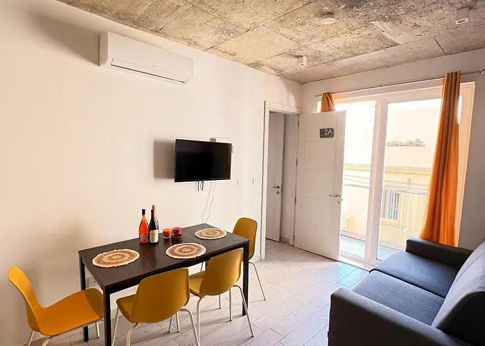 Lägenhet Paceville - 2a - Bright 2br With Balcony & Ac Near Night Life